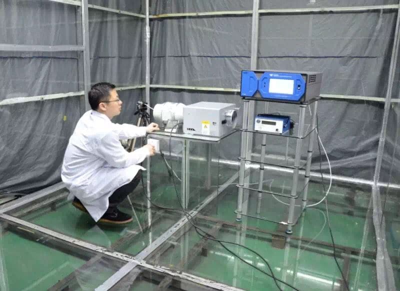 吊天花式空氣消毒器 紫外線殺菌照射兼靜電除塵裝置
